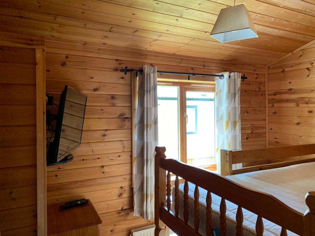 Immaculate 3-Bed Lodge In ฮาวิค ภายนอก รูปภาพ