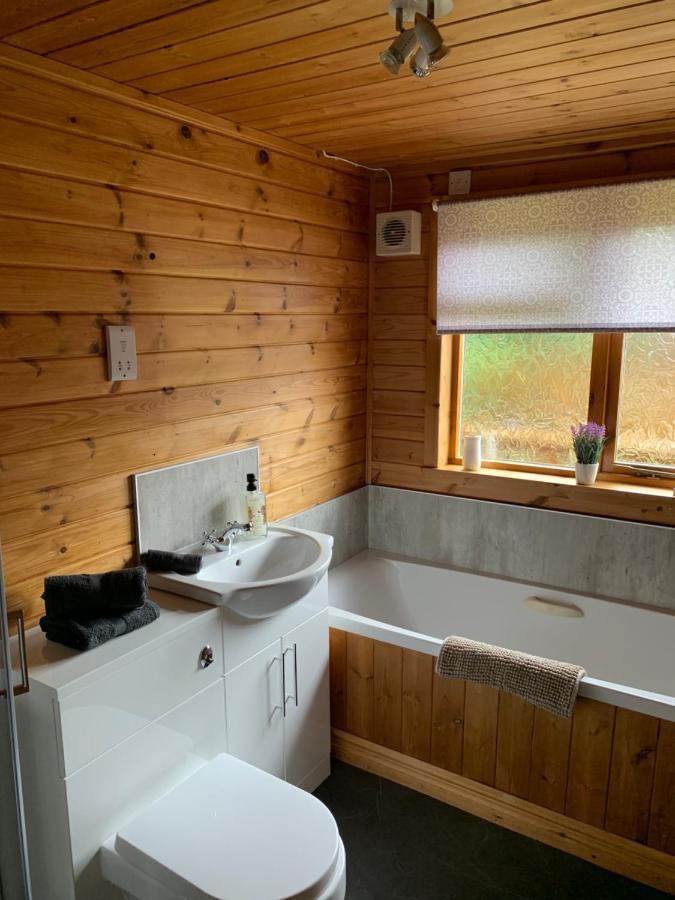 Immaculate 3-Bed Lodge In ฮาวิค ภายนอก รูปภาพ
